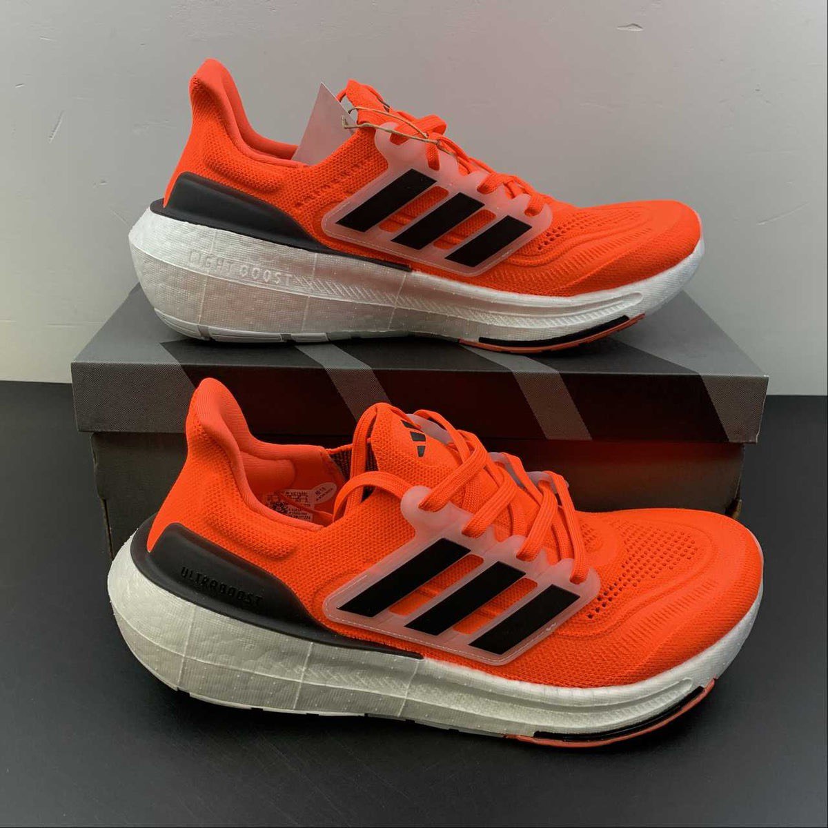 Ultraboost Light 23 Vermelho com Preto