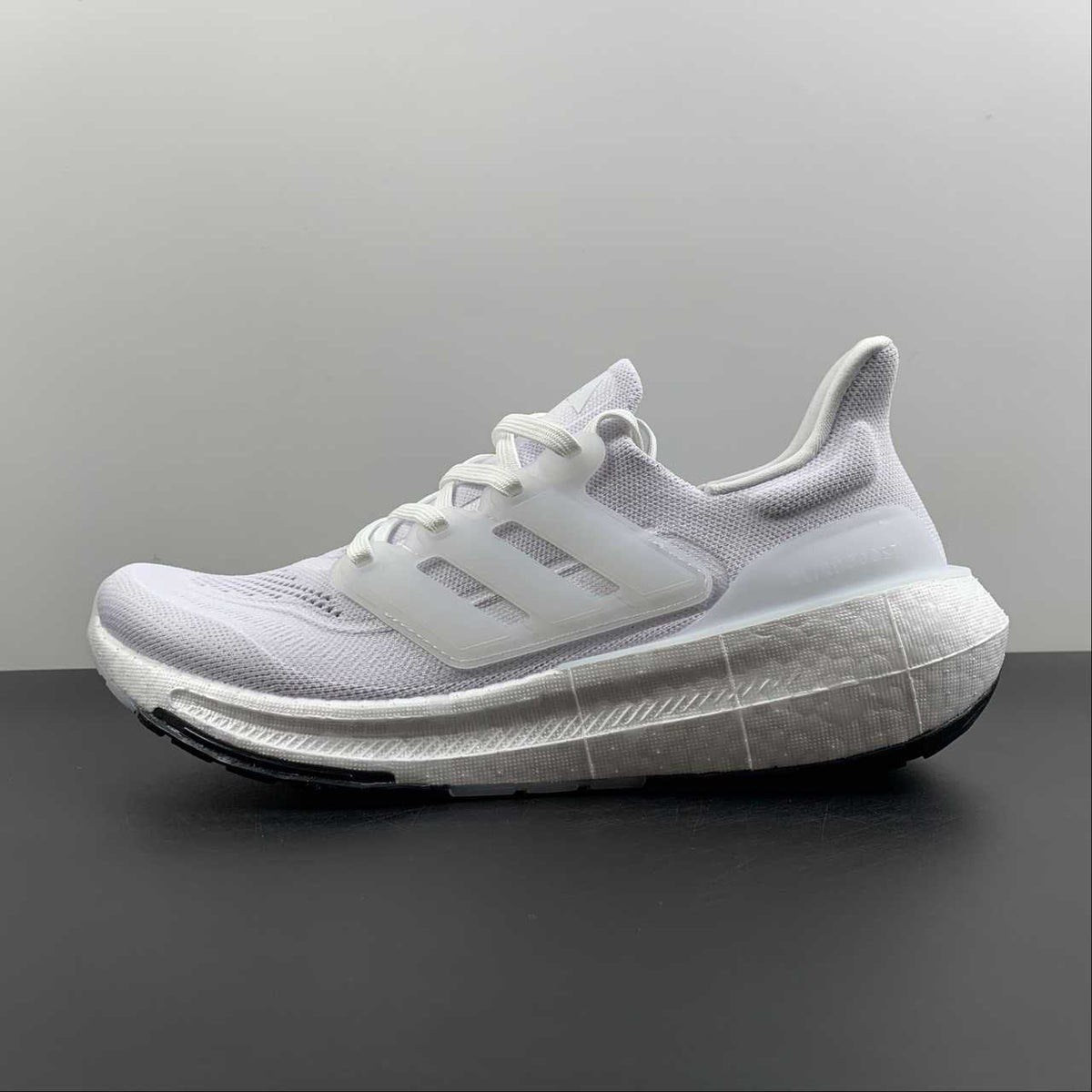 Ultraboost Light 23 Branco