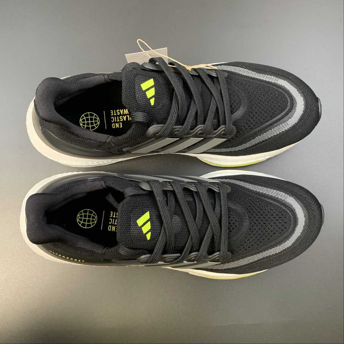 Ultraboost Light 23 Preto com Verde