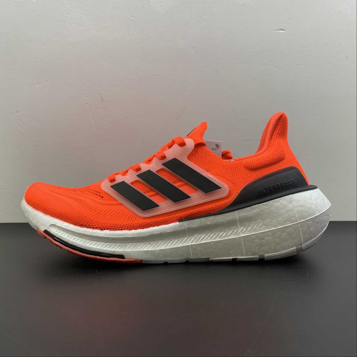 Ultraboost Light 23 Vermelho com Preto