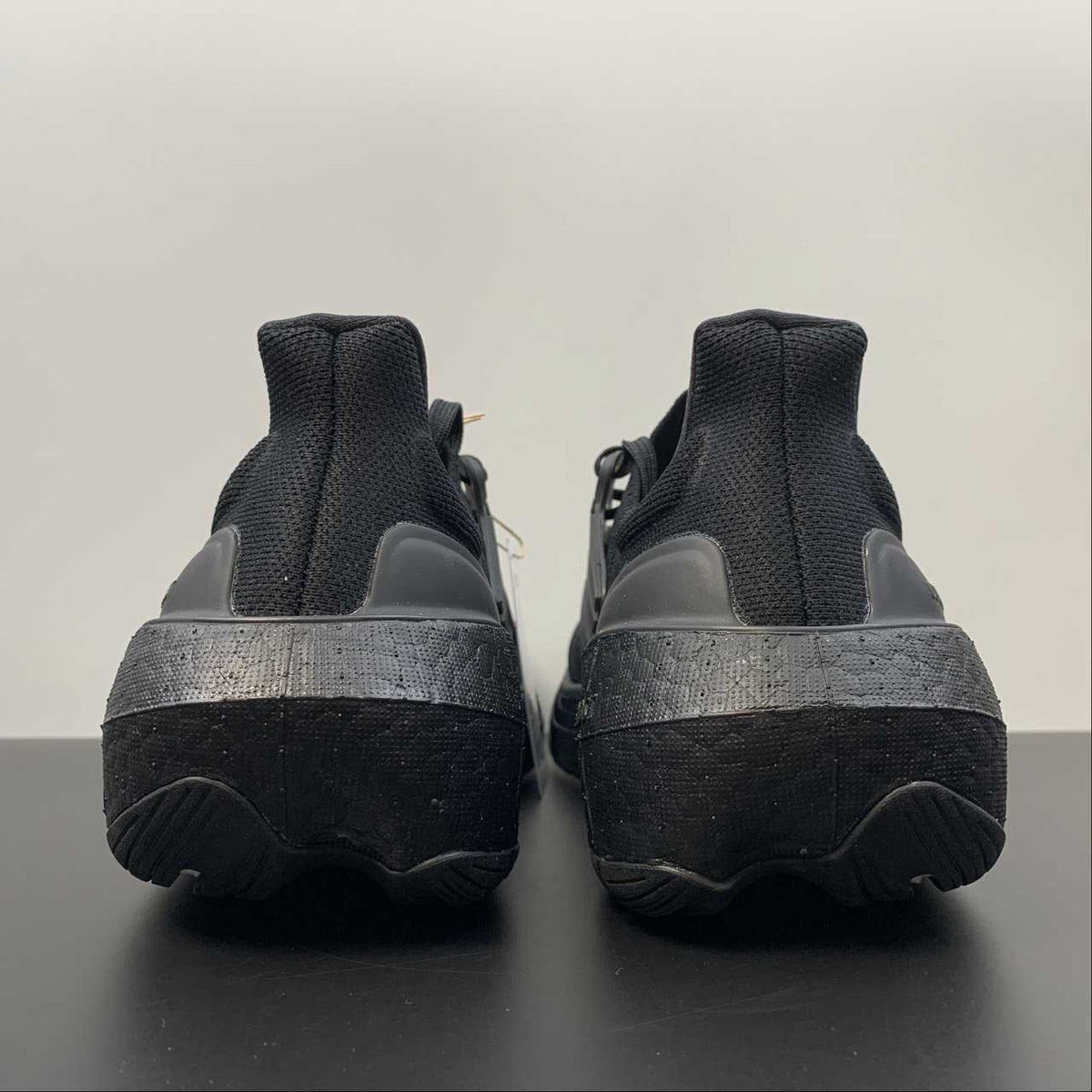 Ultraboost Light 23 Preto