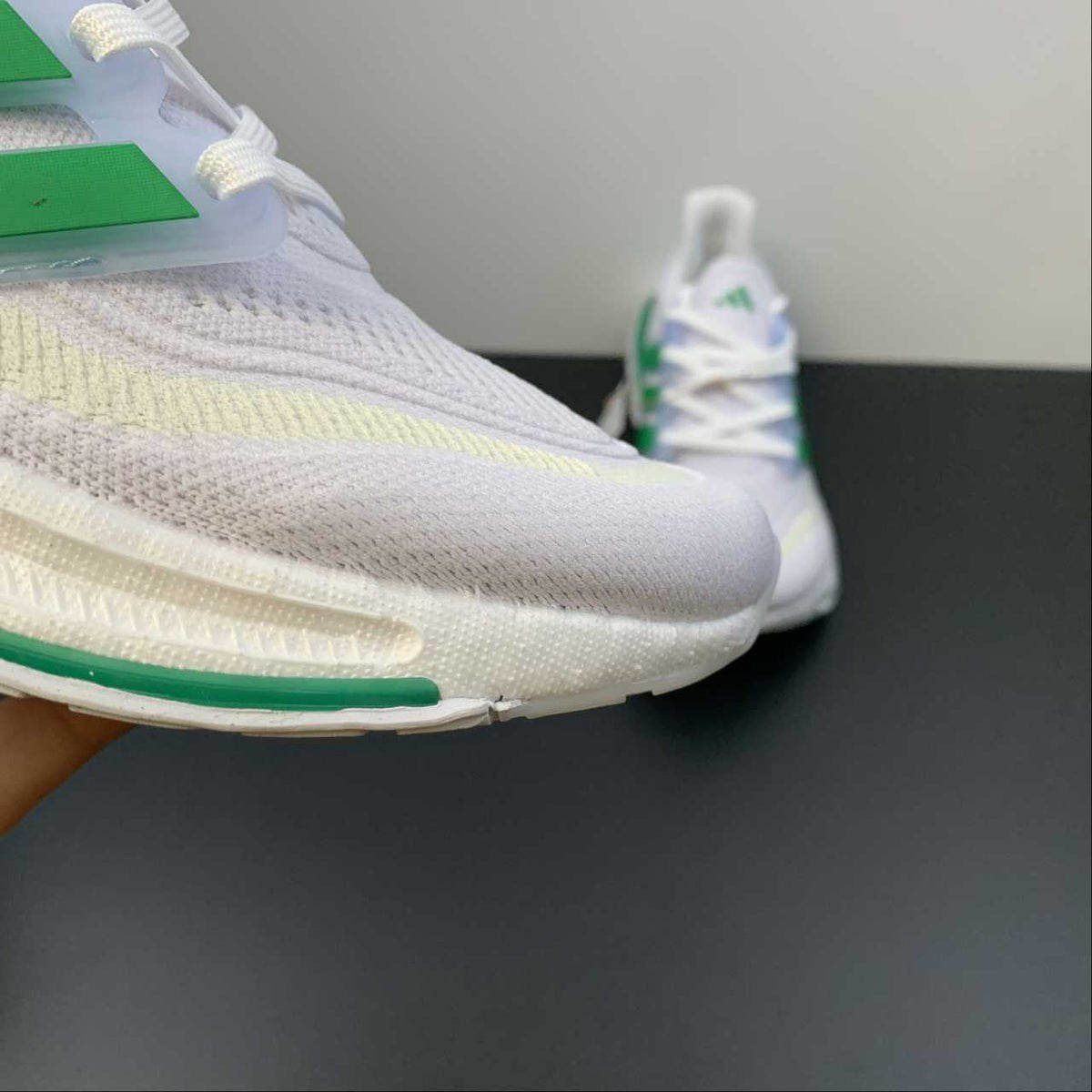 Ultraboost Light 23 Branco com Verde