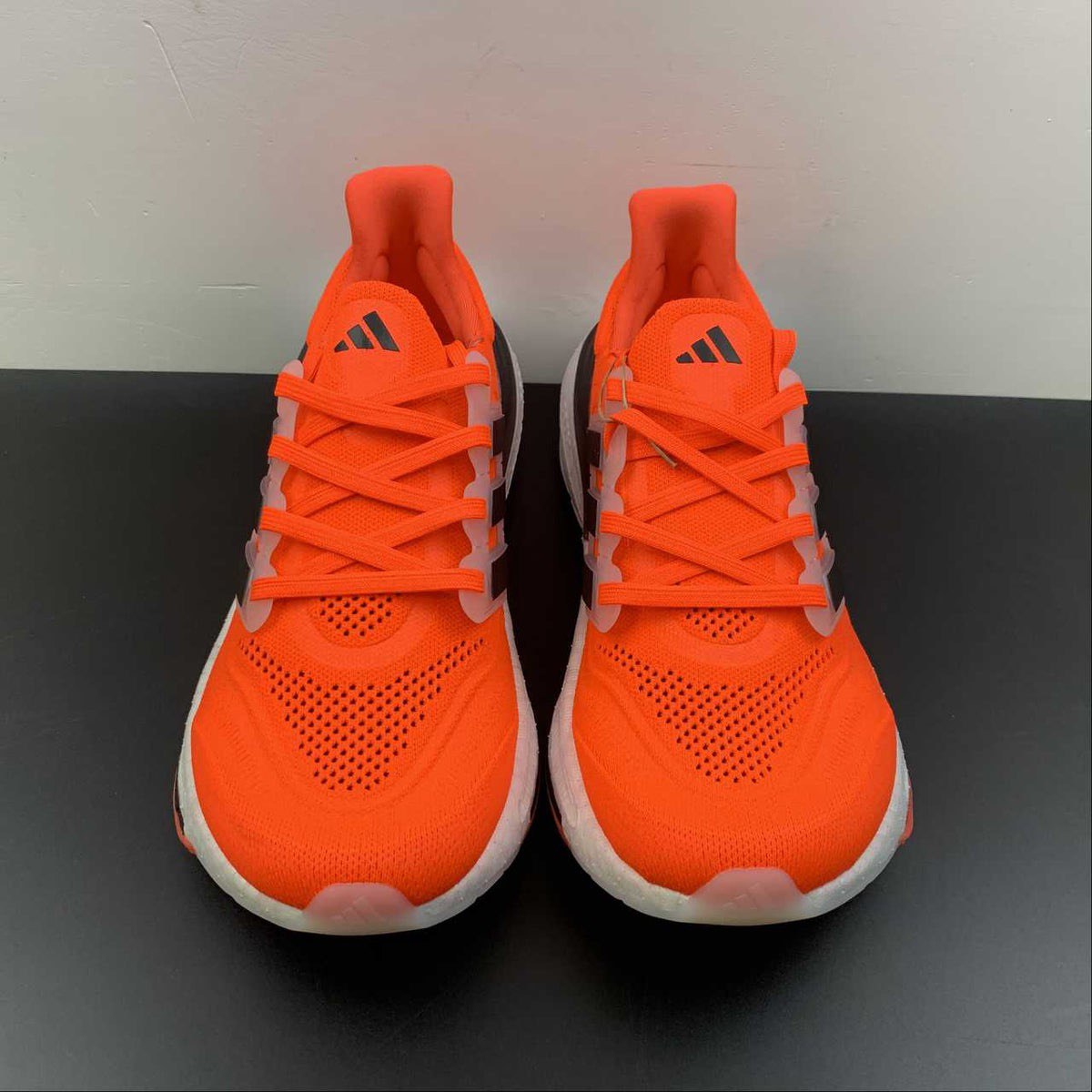 Ultraboost Light 23 Vermelho com Preto
