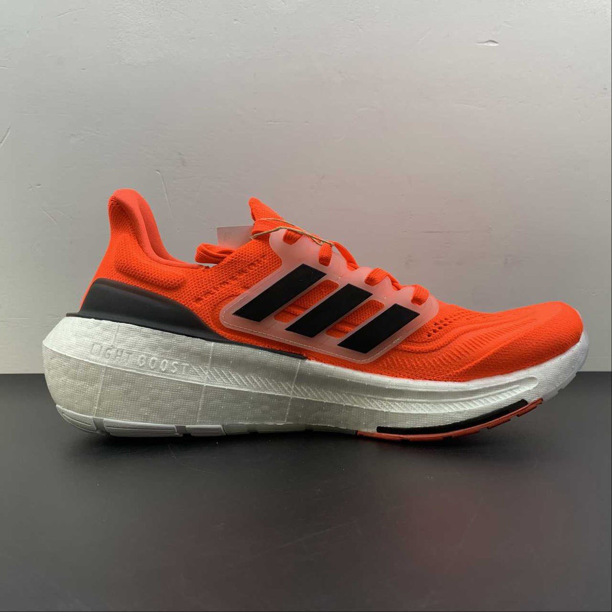 Ultraboost Light 23 Vermelho com Preto