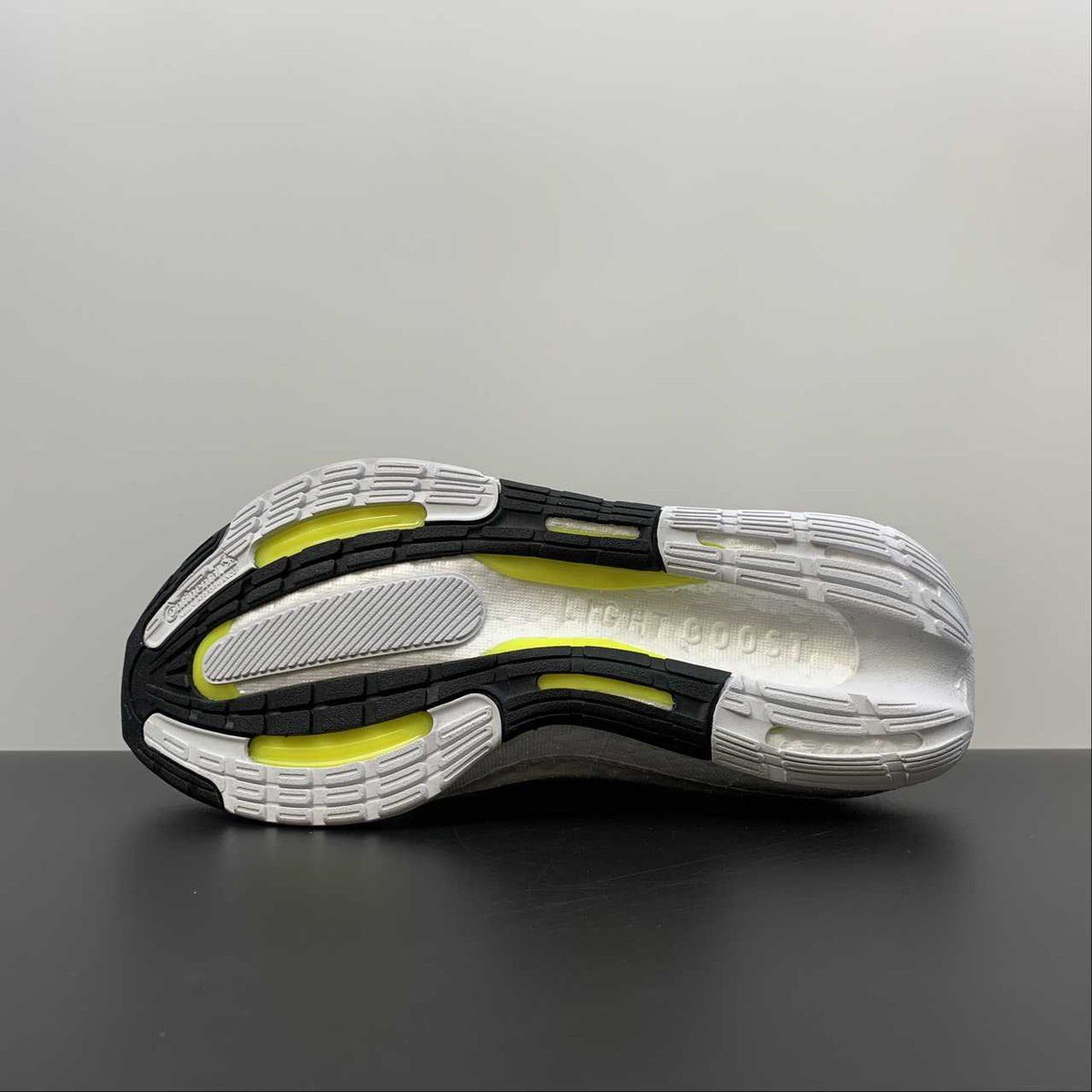 Ultraboost Light 23 Preto com Verde