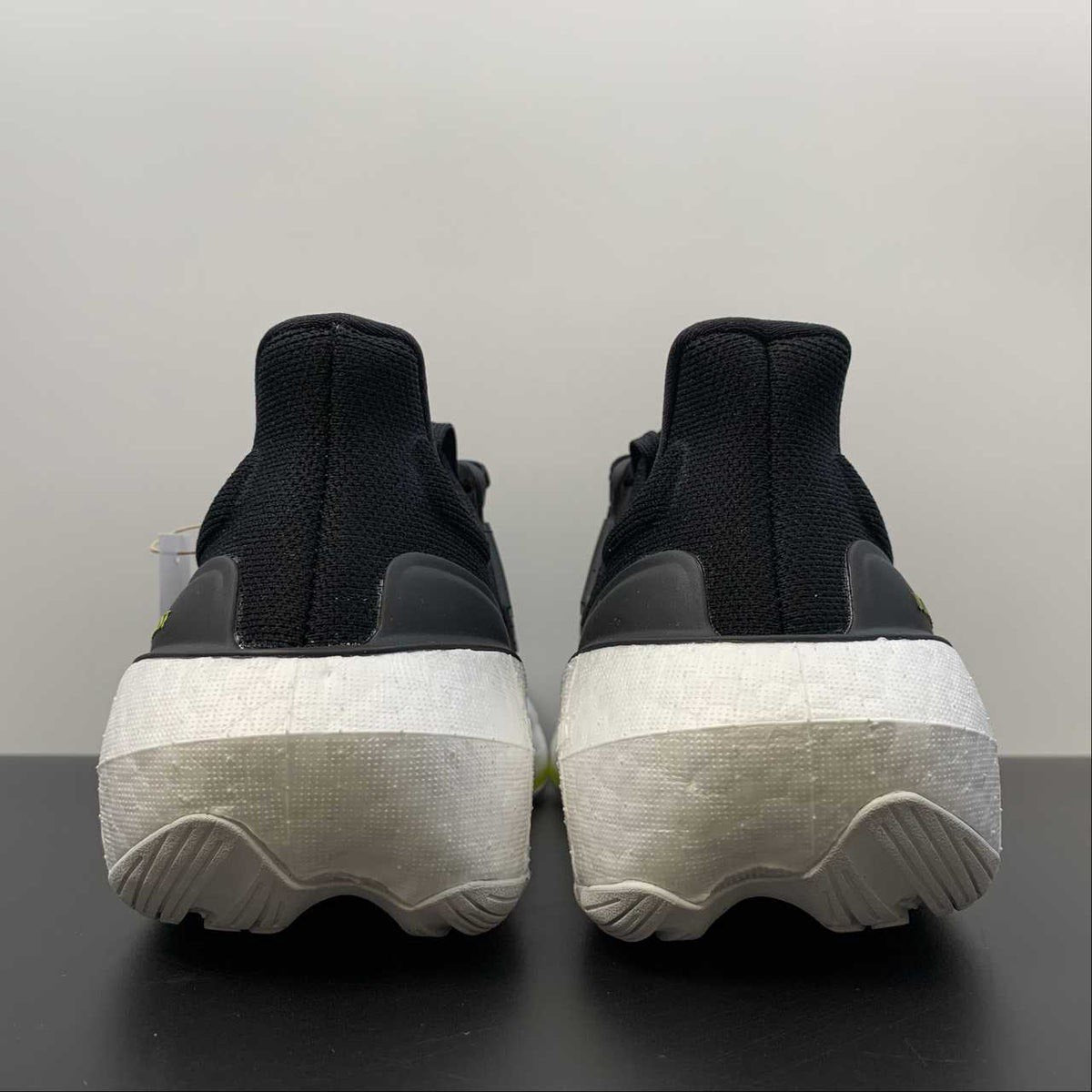 Ultraboost Light 23 Preto com Verde