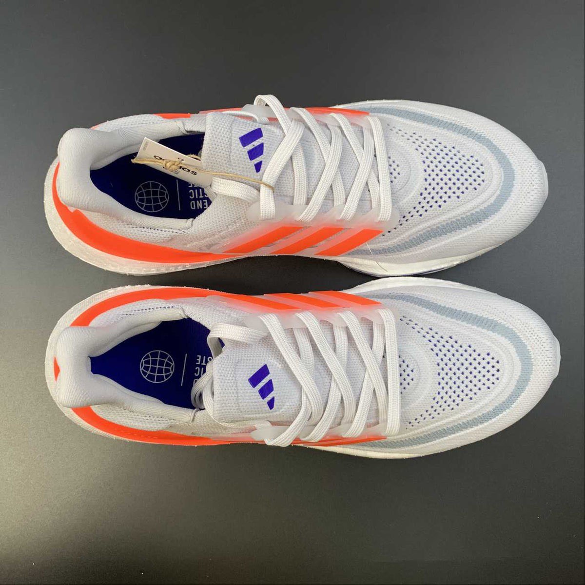 Ultraboost Light 23 Cinza com Laranja