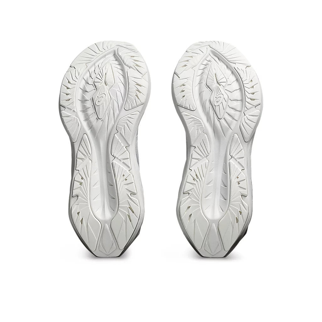 NovaBlast™ 4 White Black