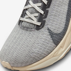 Invincible Run 3 - Cinza/Preto