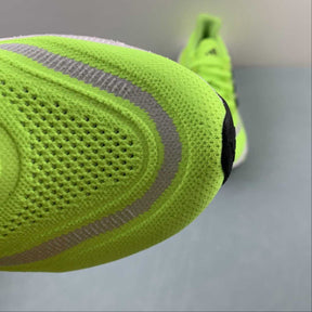 Ultraboost Light 23 Verde