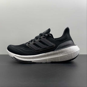 Ultraboost Light 23 Preto e Branco