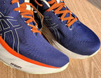 Gel - Nimbus™ 25 Azul Marinho com Laranja e Branco