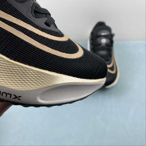 Zoom Fly 5 Preto Ouro