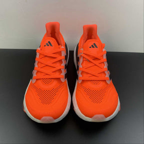 Ultraboost Light 23 Vermelho com Preto