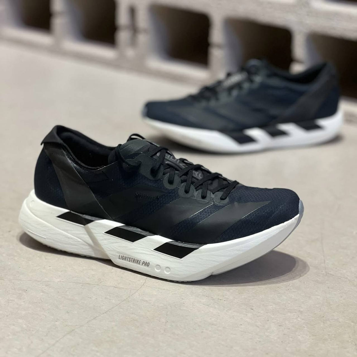 Adizero Adios Pro 4 Preto/Branco