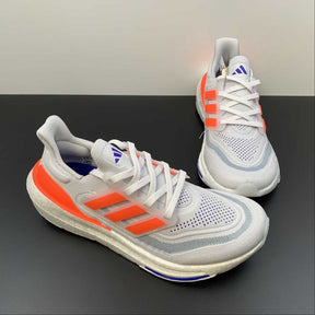 Ultraboost Light 23 Cinza com Laranja