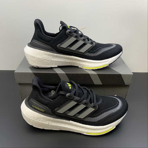 Ultraboost Light 23 Preto com Verde