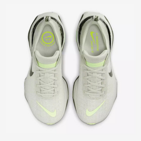Invincible Run 3 Premium - Light Bone/Barely Volt