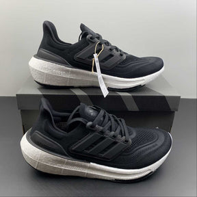 Ultraboost Light 23 Preto e Branco