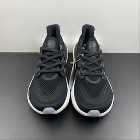 Ultraboost Light 23 Preto e Branco
